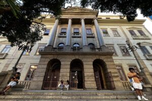 Fachada principal do IFCS após conclusão da obra